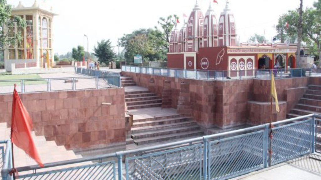 A view of Bhishm Kund, featured among the best historical places in Kurukshetra.