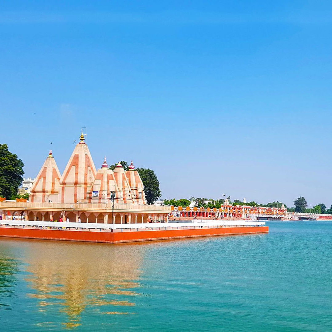 Panoramic view of holy Brahma Sarovar in Kurukshetra