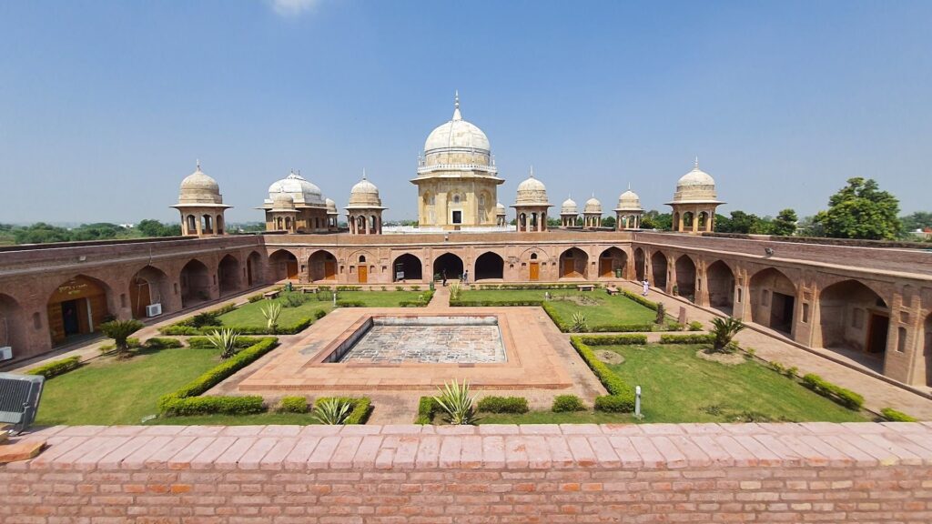 A view of Sheikh Chilli’s Tomb, featured among the best historical places in Kurukshetra.